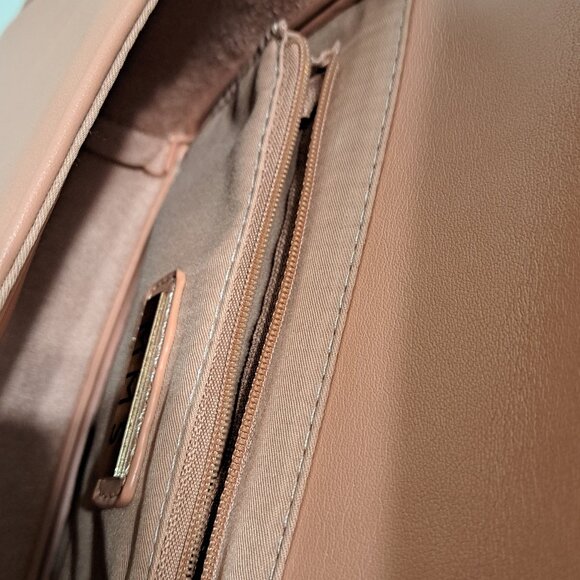 MMS Full front flap purse crossbody Heart clasp - Picture 6 of 6